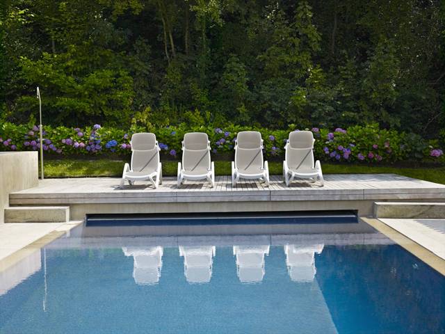 Шезлонг-лежак пластиковый Alfa белый, тортора 1700-1945х710х850 мм