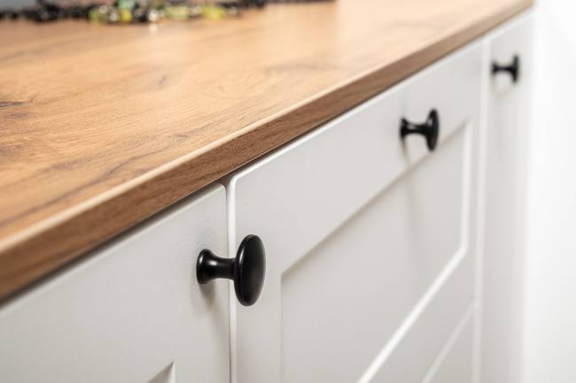 Комод с обувницей и тумбой Остин цвет белый шагрень/дуб крафт золотой