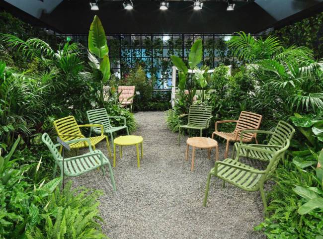 Столик пластиковый журнальный Doga грушевый Ø500х400 мм Столик пластиковый журнальный Doga грушевый Ø500х400 мм